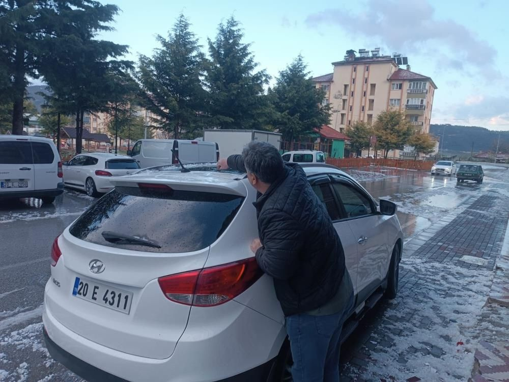 Denizli'yi dolu yağışı vurdu: Ceviz büyüklüğünde 15 dakika yağdı, milyonluk hasara yol açtı!