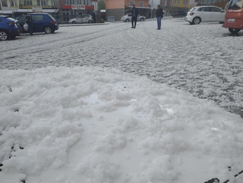 Denizli'yi dolu yağışı vurdu: Ceviz büyüklüğünde 15 dakika yağdı, milyonluk hasara yol açtı!