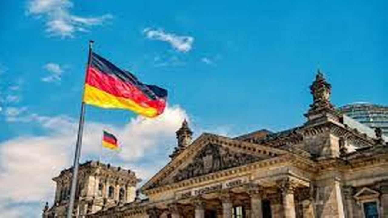 Almanya'da resesyon endişeleri sanayi üretiminin martta beklenenden fazla düşmesiyle ivmelendi