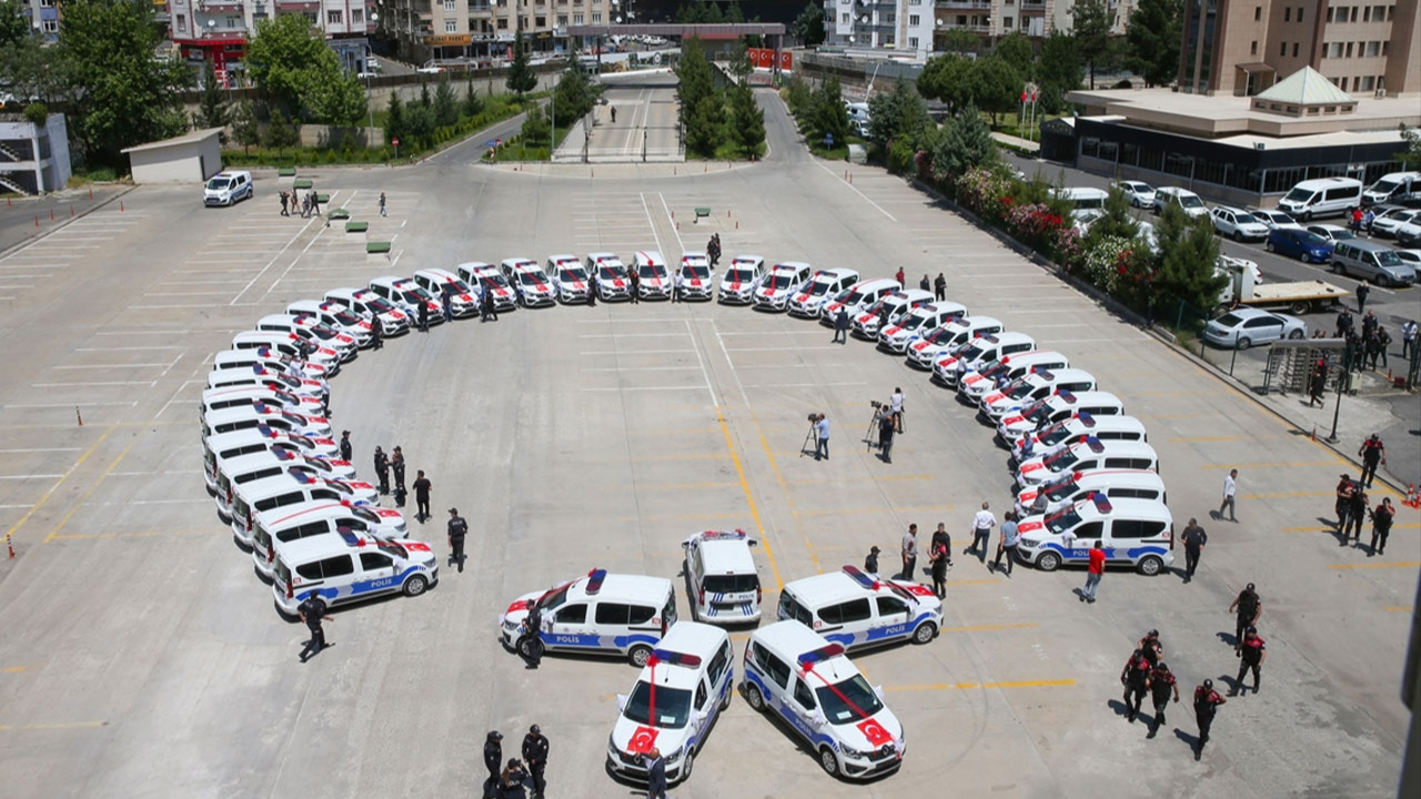 Diyarbakır Emniyet'ine 41 yeni araç tahsis edildi