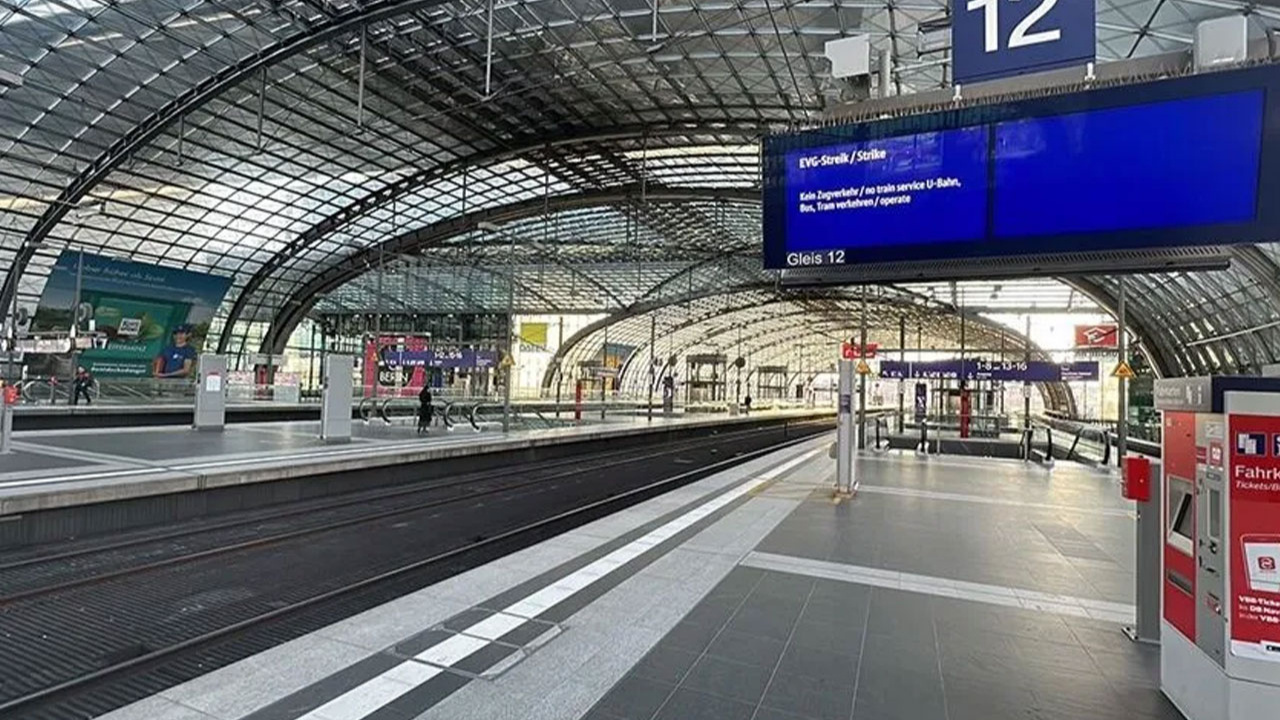 Almanya’da demir yolu çalışanları 14 Mayıs’ta 50 saatlik greve gidecek