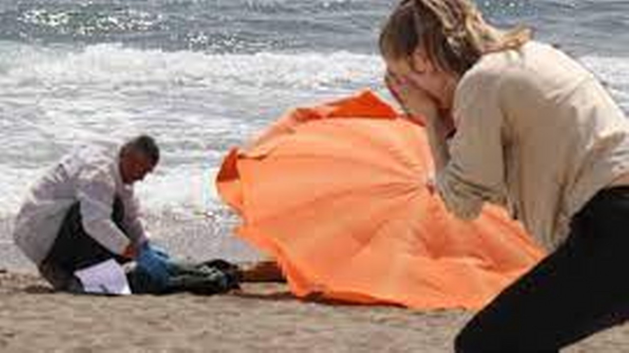 Antalya'da iskelede yürürken fenalaşan turist öldü