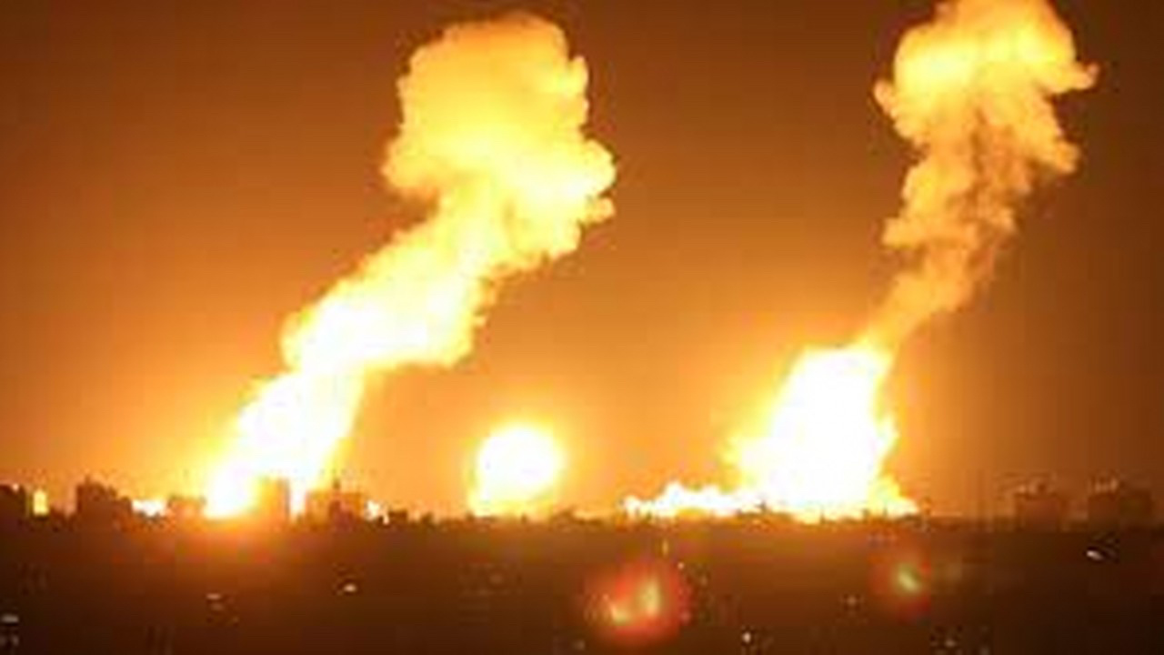 İsrail, Gazze'nin farklı bölgelerine hava saldırıları düzenledi