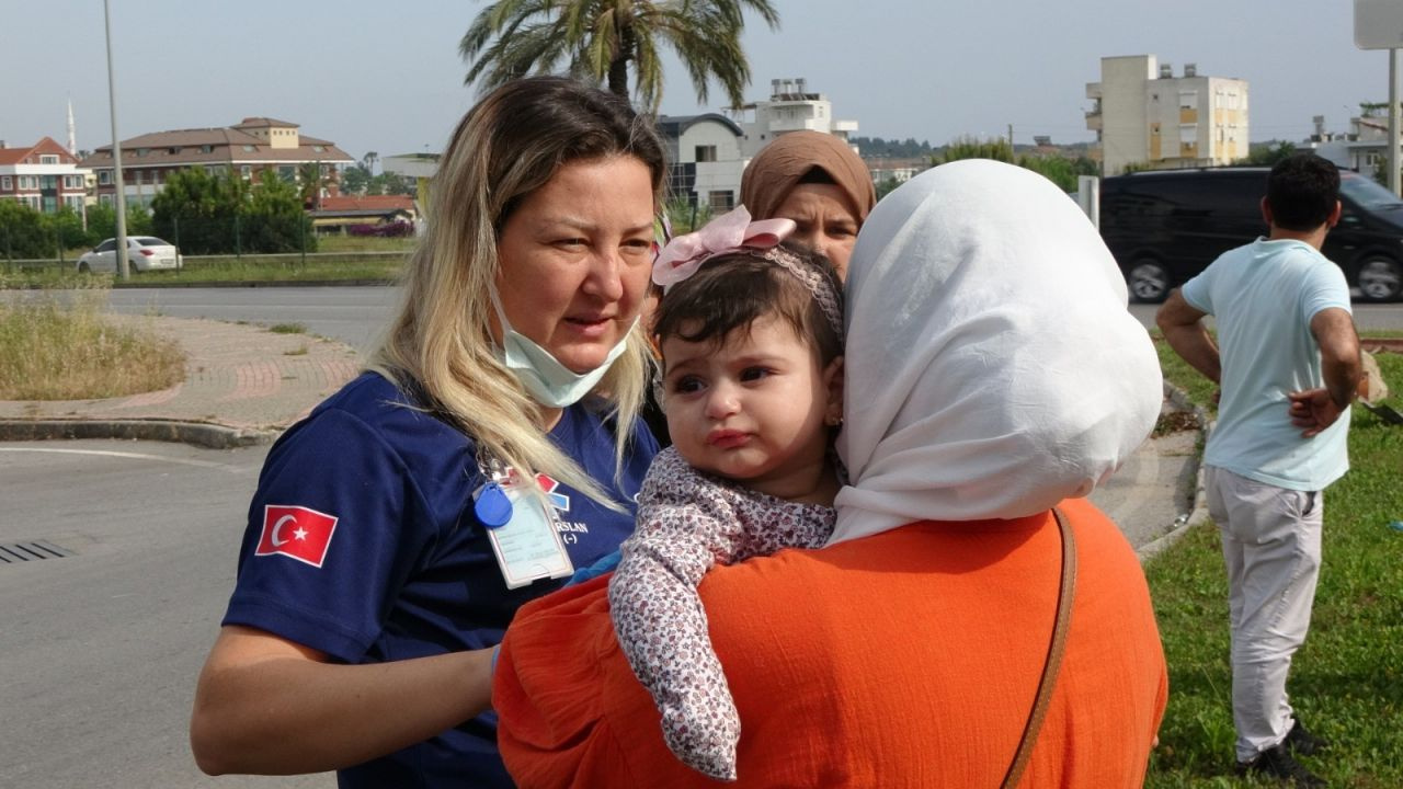 Antalya'da aracıyla takla atan kadın sürücü gözyaşlarına hakim olamadı