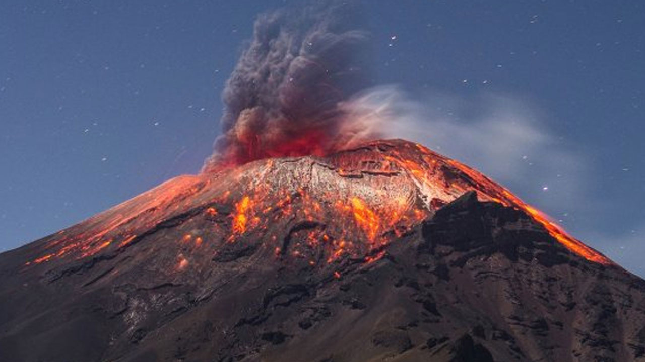 Popocatepetl Yanardağı’nda şiddetli patlama oldu