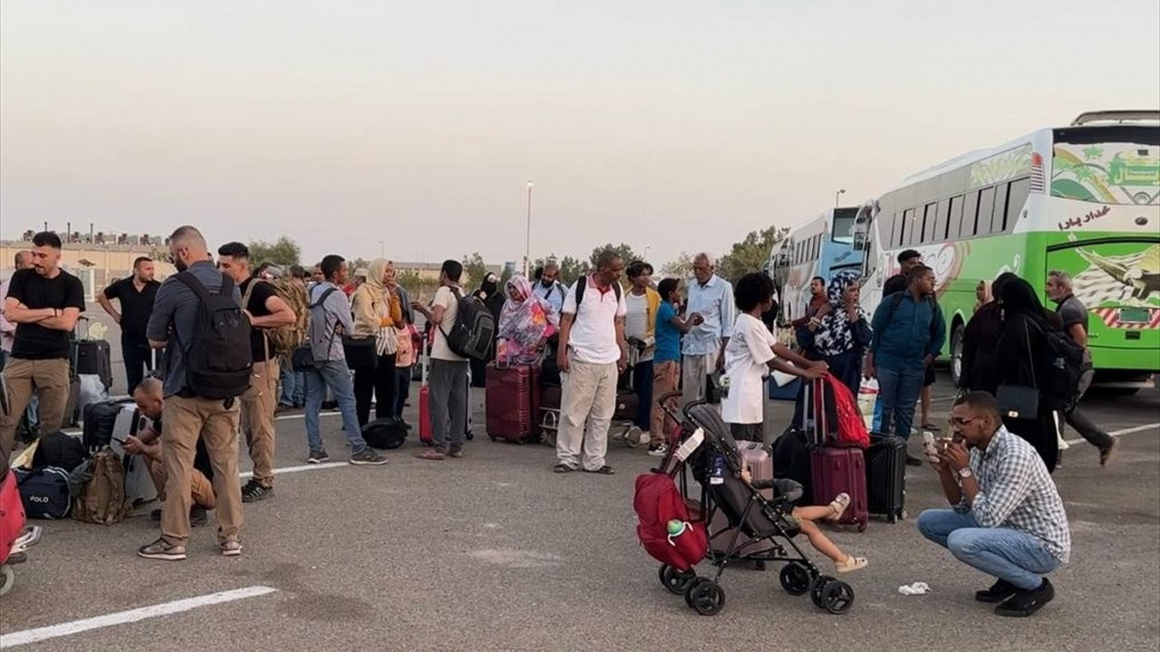 Sudan'daki çatışmalar nedeniyle 132 kişi daha Türkiye'ye getirildi