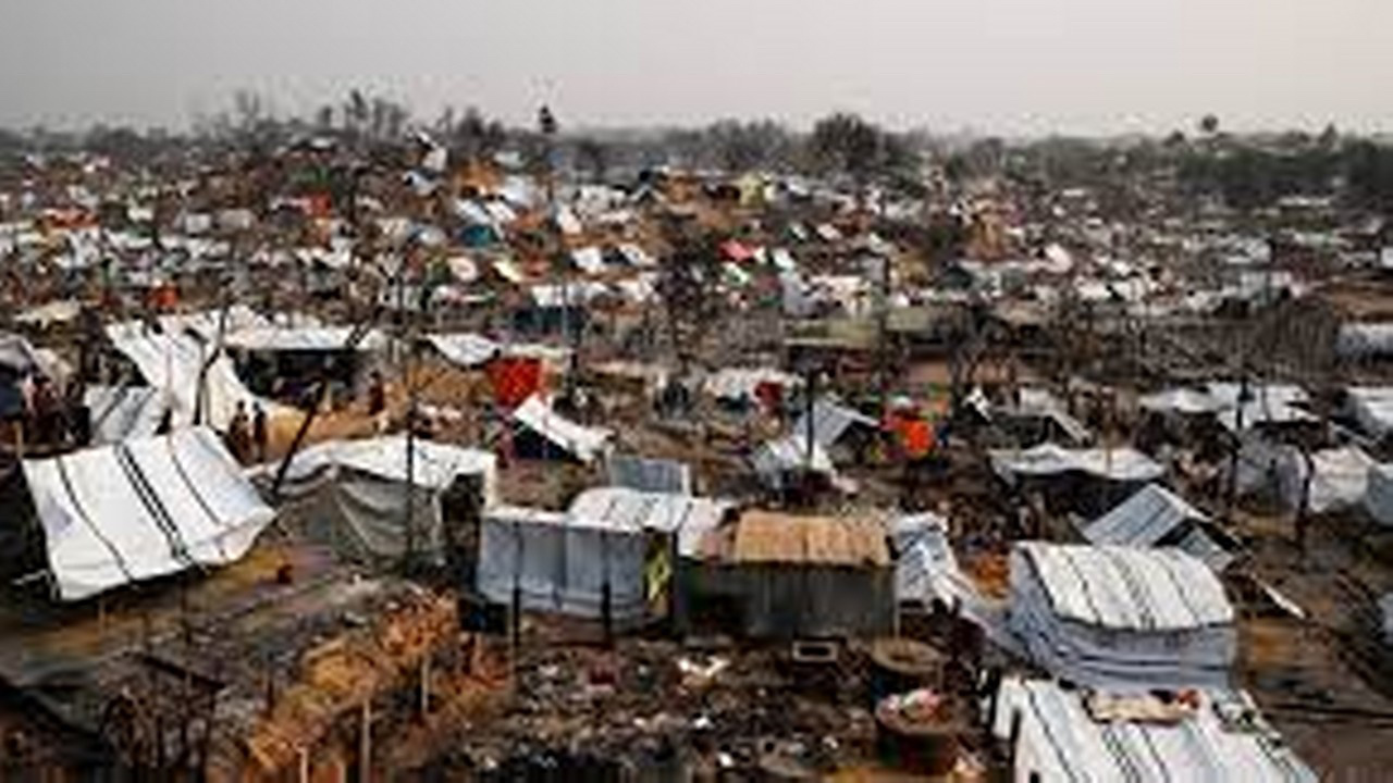 Mocha Kasırgası dünyanın en büyük mülteci kampı Cox Bazar'a yaklaşıyor