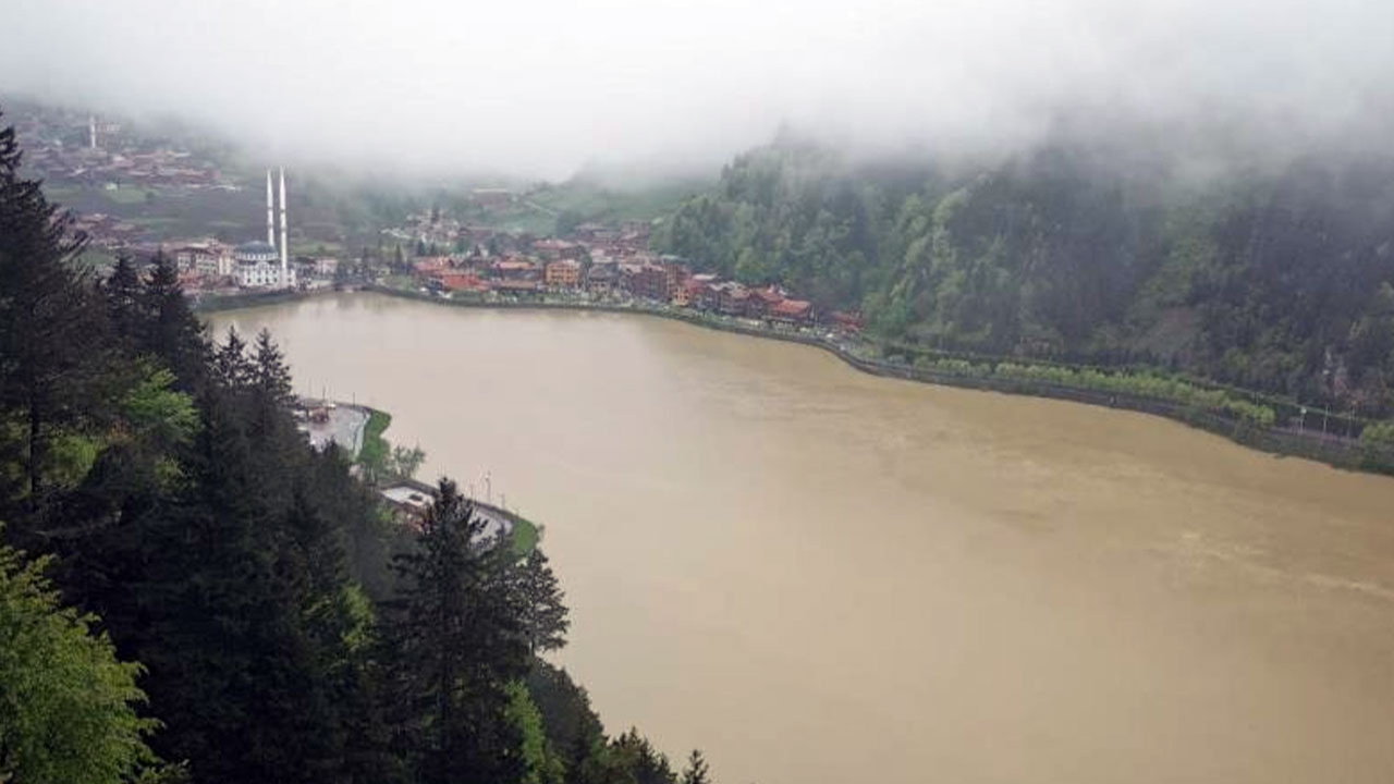 Trabzon Çaykara'daki Uzungöl, "çamur göl" oldu