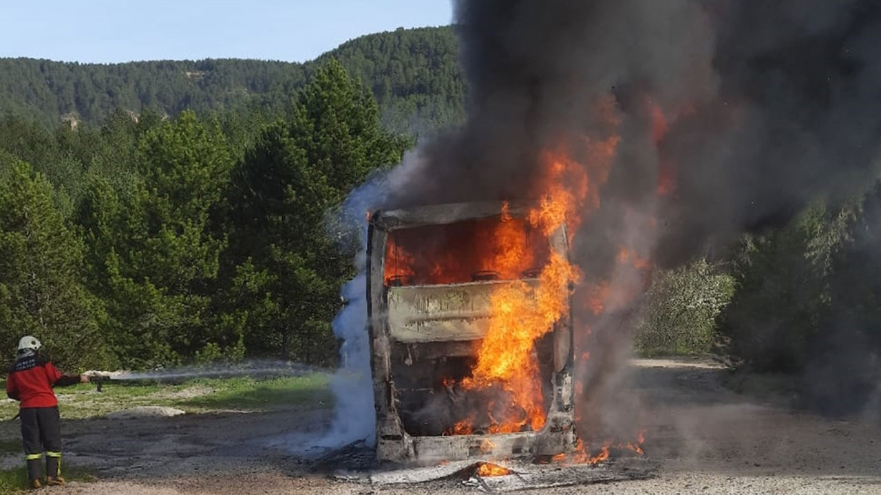 Bolu'da büyük panik! Yolcu otobüsü alev alev yandı!