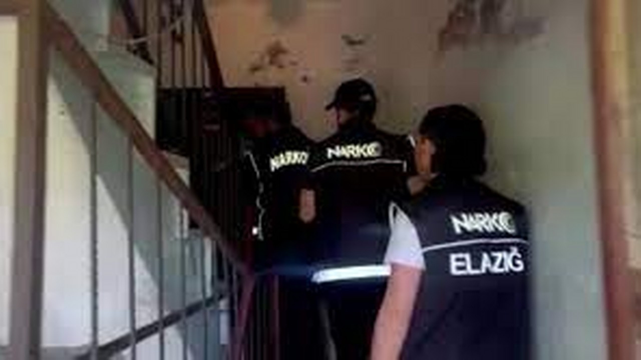 Tunceli'de uyuşturucuyla yakalanan iki kişi hakkında işlem yapıldı