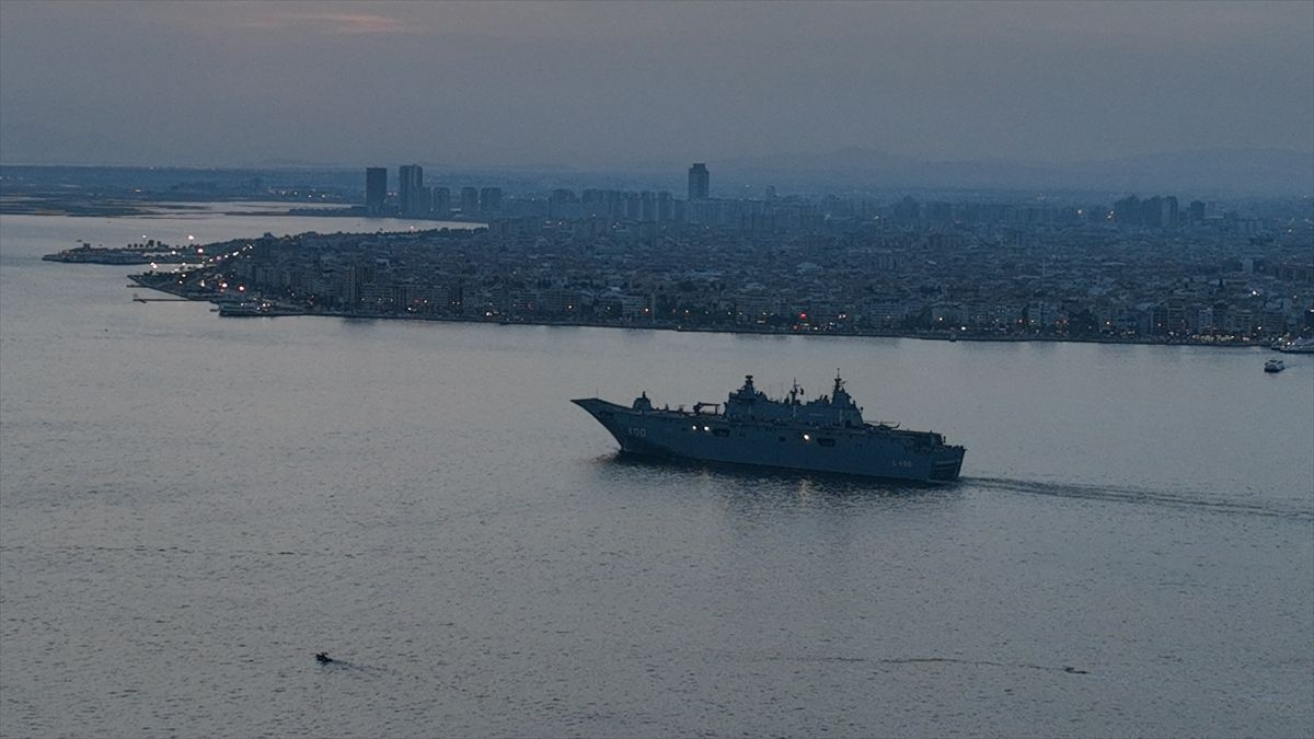 TCG Anadolu İzmir'den ayrıldı ilk görevi belli oldu