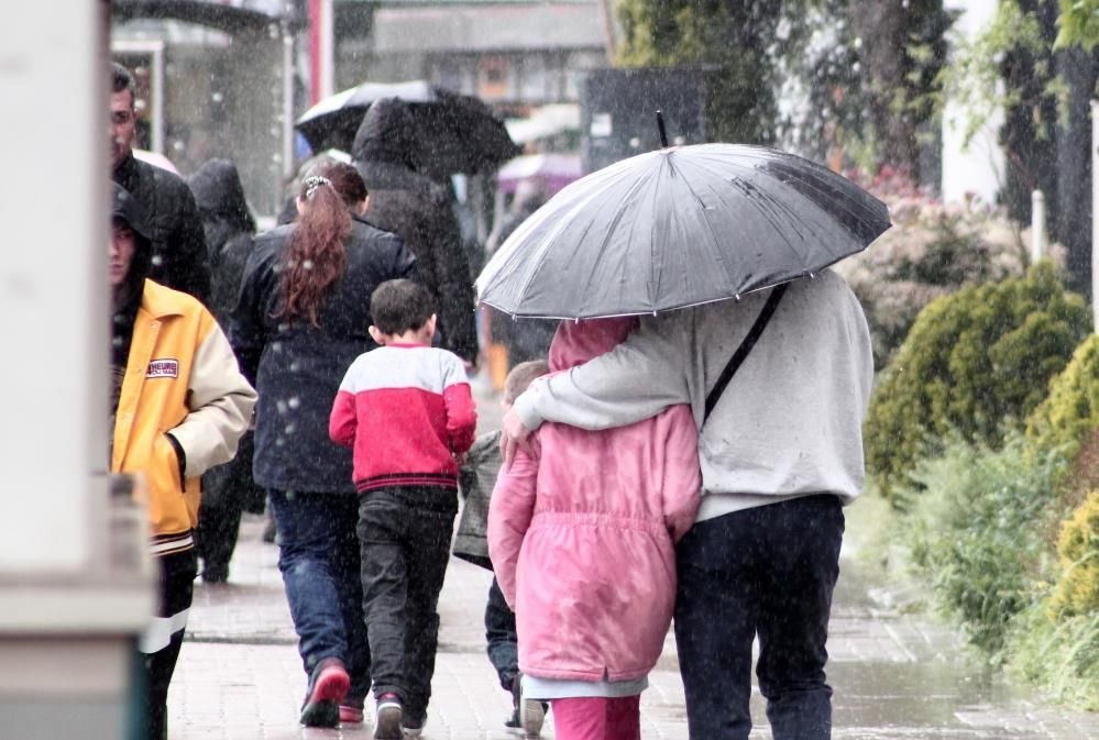 Meteoroloji 'sarı' kodla uyardı! Göz gözü görmüyor devamı çok fena geliyor İstanbul, Bolu, Ankara...