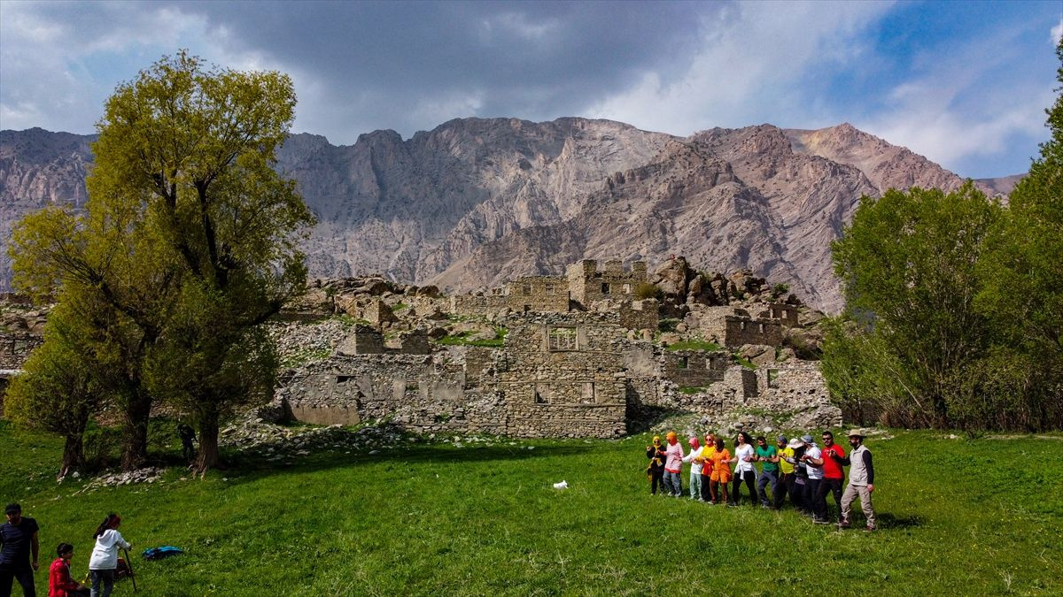 Van'da PKK'dan temizlenen bölgeler doğaseverlerin yeni rotası oldu