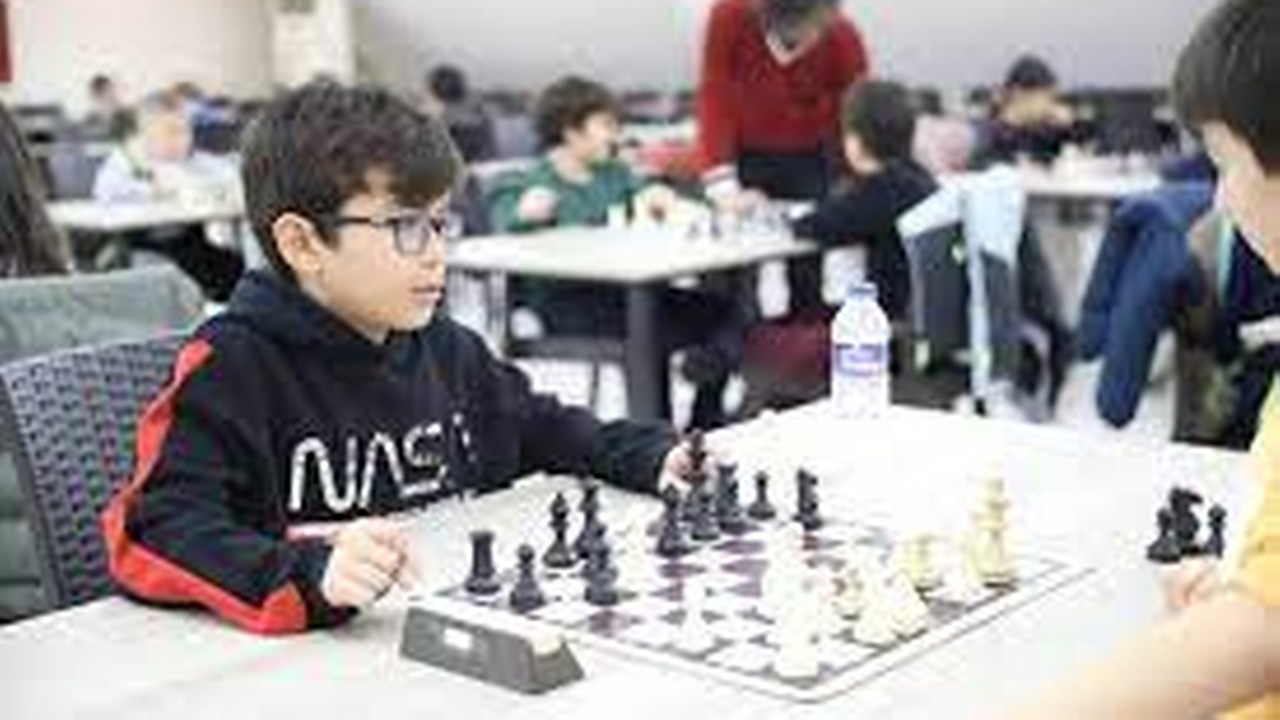 Ustalar Satranç Turnuvası, Birleşik Arap Emirlikleri’nde başladı