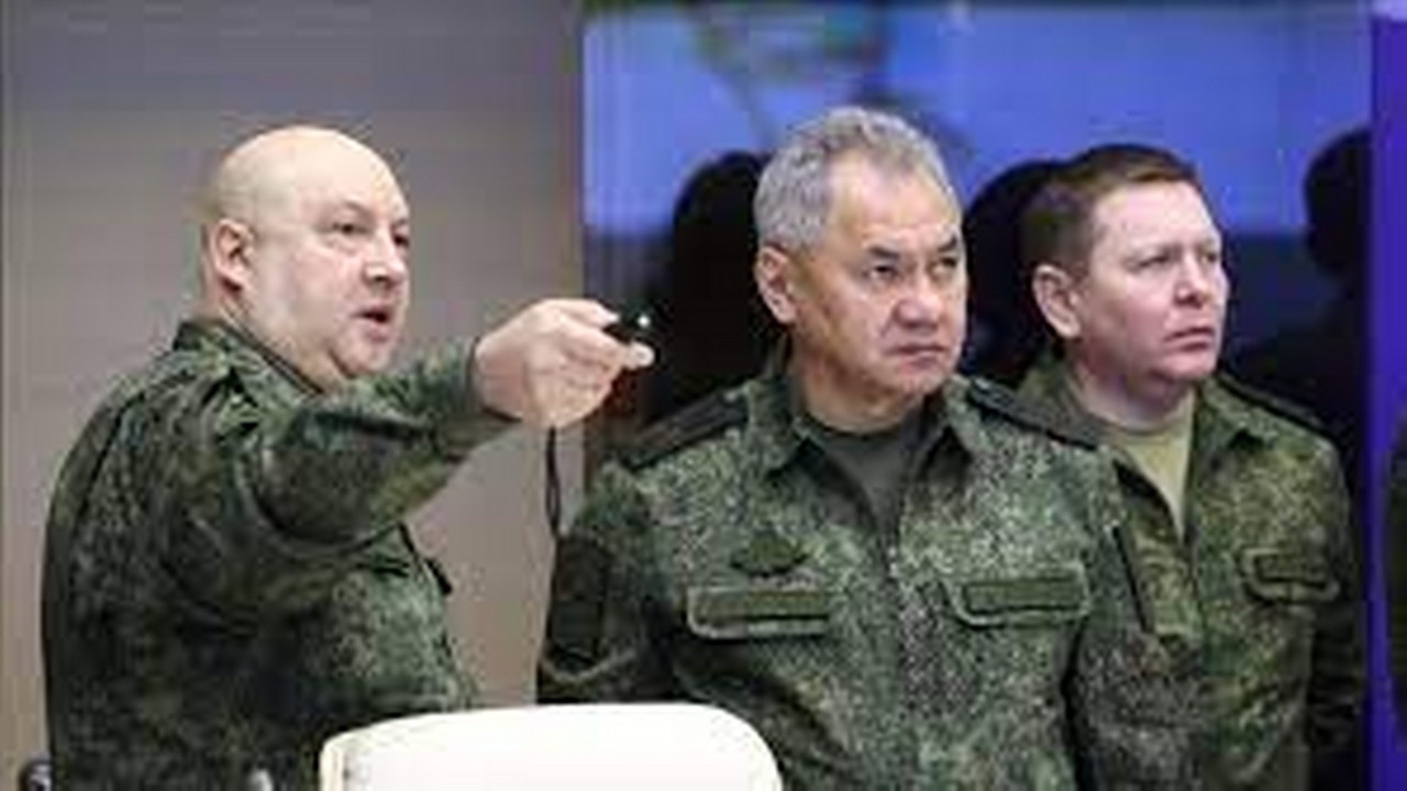 Rusya Savunma Bakanı Şoygu sözleşmeli askerlerin eğitimini denetledi