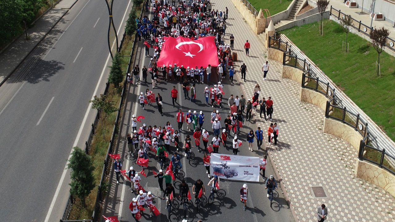 Bingöl'de 19 Mayıs Atatürk'ü Anma, Gençlik ve Spor Bayramı kutlanıyor