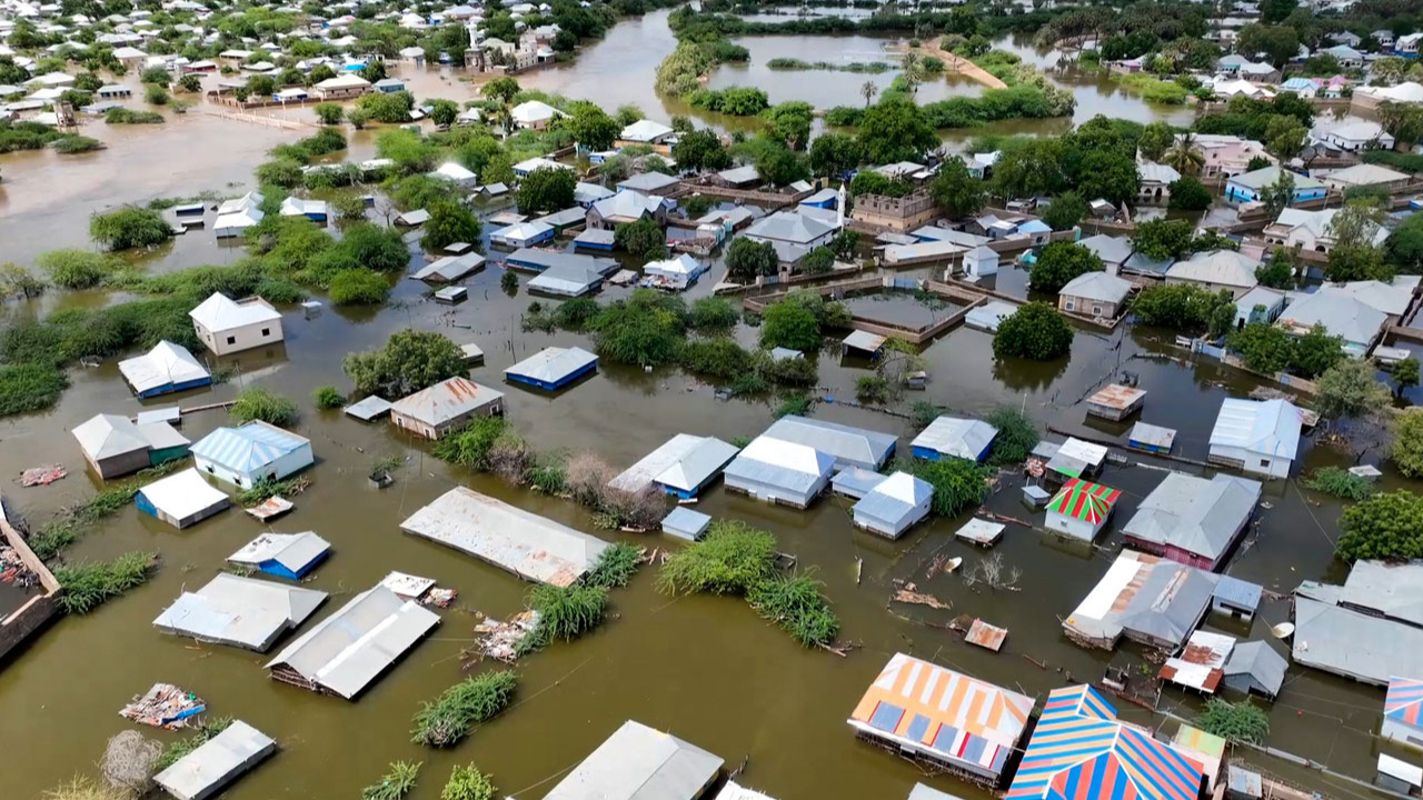 Somali'de bir şehrin yüzde 90'ı sular altında kaldı