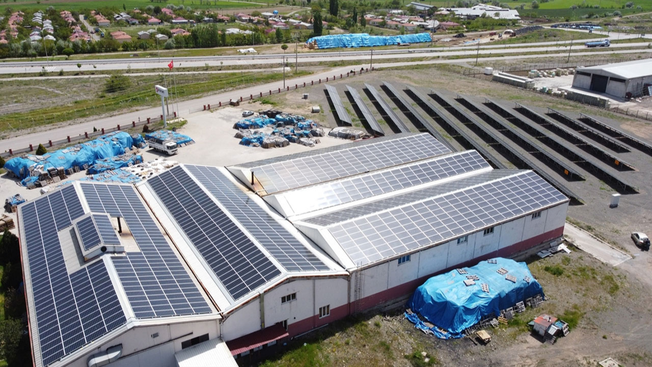 Erzincan OSB'de enerji maliyetleri güneş panelleriyle düşürülüyor