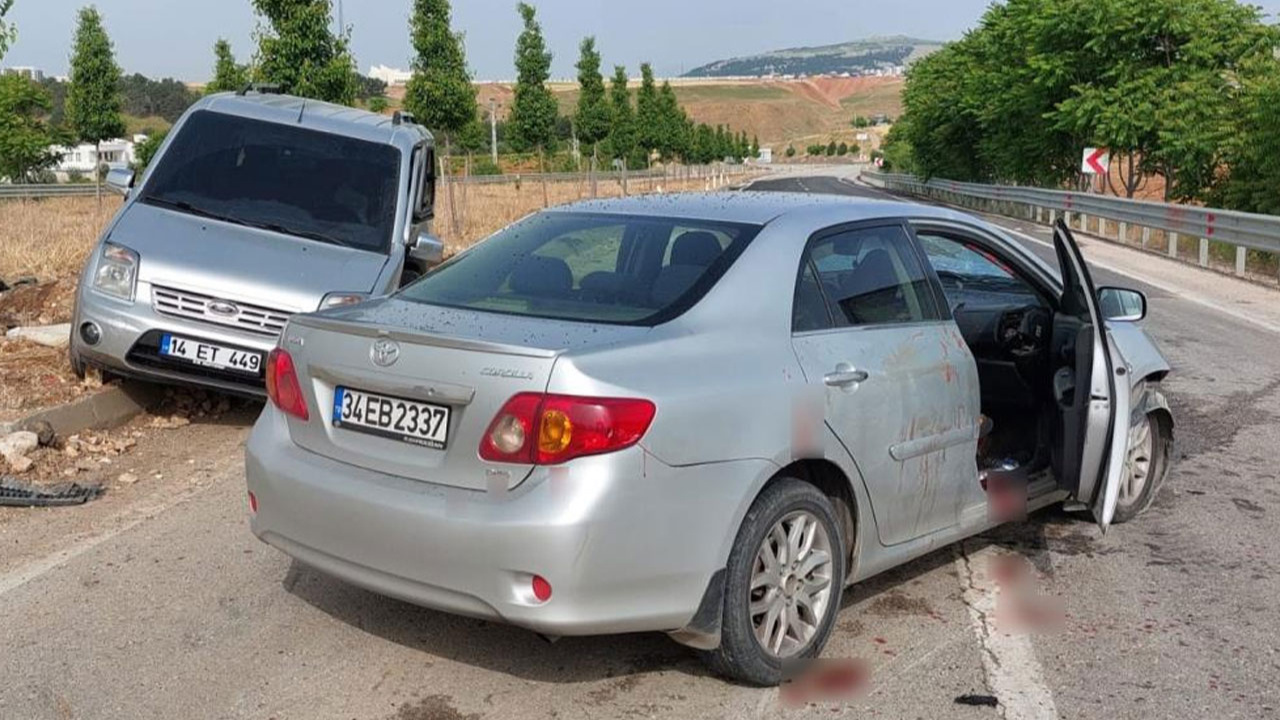 Adıyaman'da otomobil ile hafif ticari araç çarpıştı: 8 yaralı
