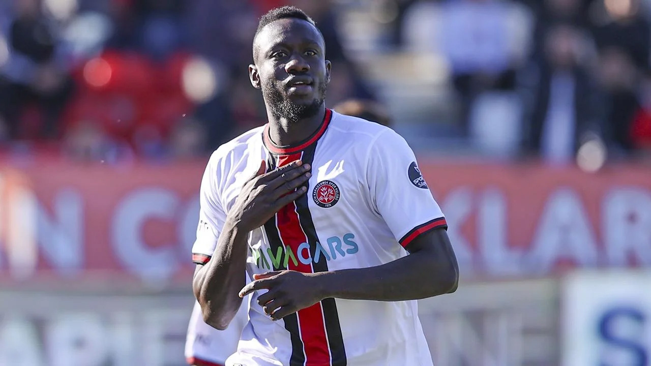 Mbaye Diagne'ye hırsızlık suçlaması! Hakkında zorla getirilme kararı çıktı