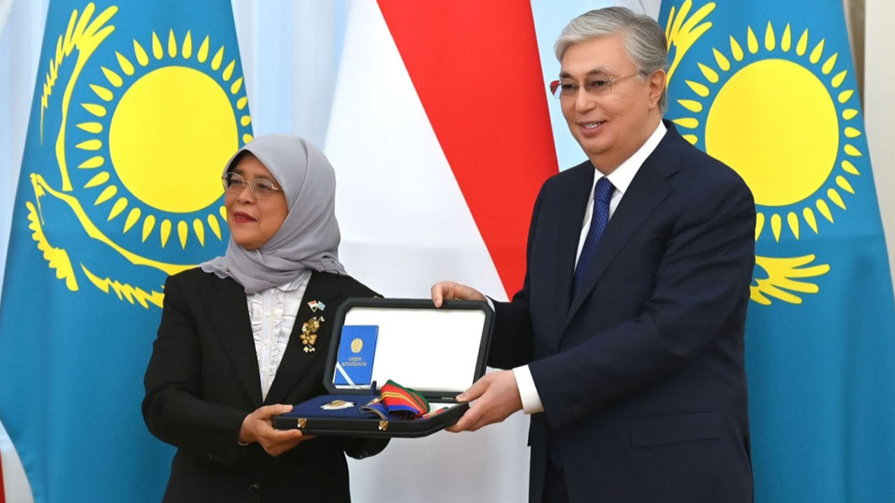 Singapur Cumhurbaşkanı Halime Yakub Kazakistan’da