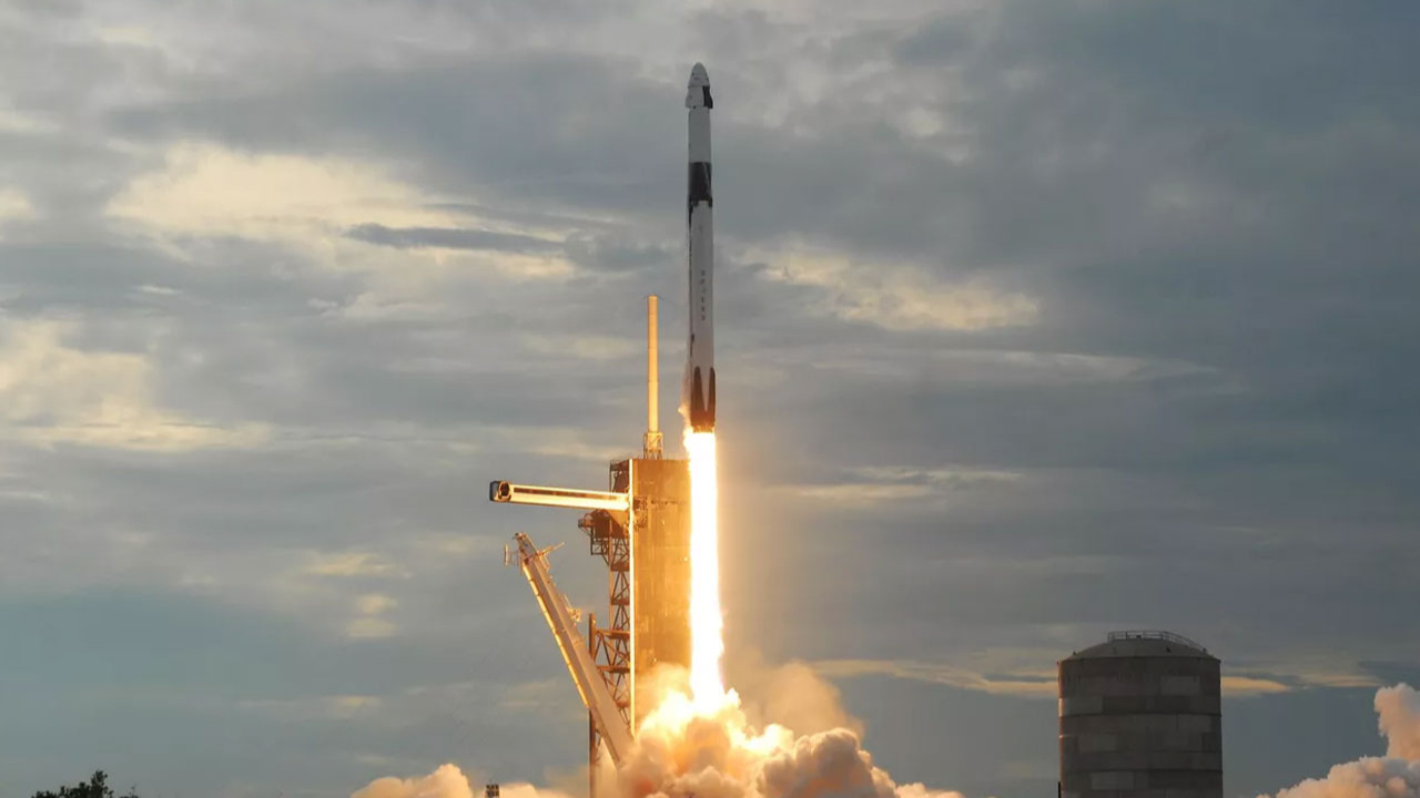 Falcon 9 roketi ve Dragon uzay aracı Ax-2 görevi için fırlatıldı!