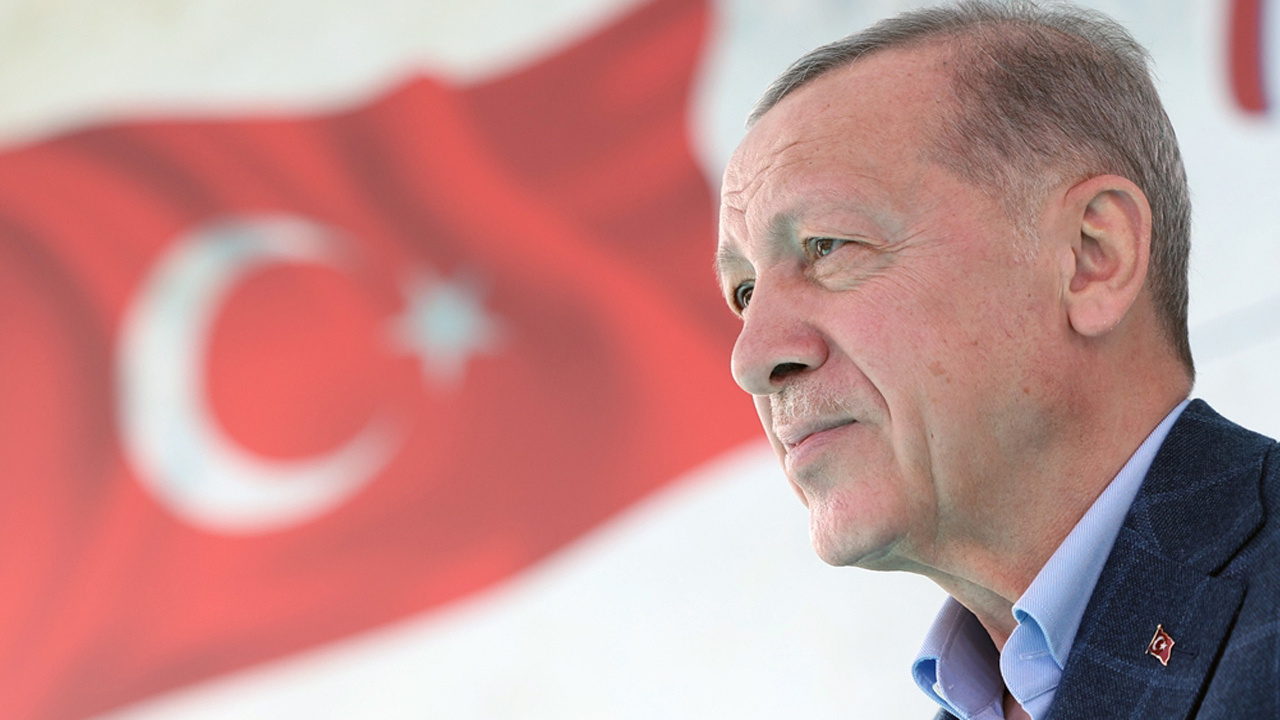 Cumhurbaşkanı Erdoğan'dan depremzedelere "yanınızdayız" mesajı