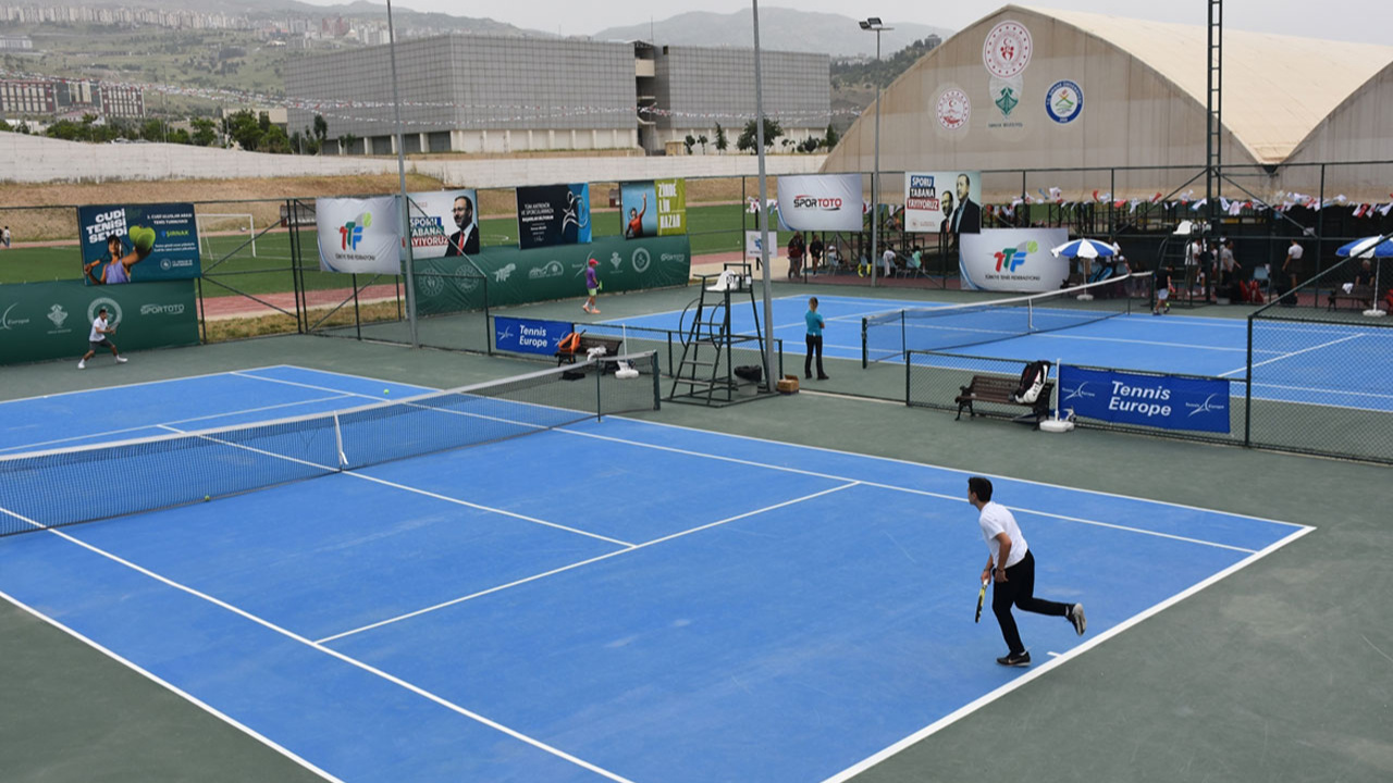 2. Uluslararası Cudi Cup Tenis Turnuvası'nın ikinci turu tamamlandı