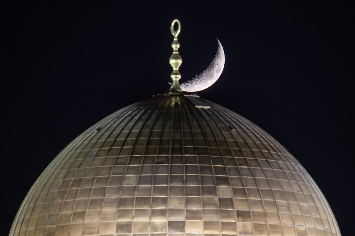 Mescid-i Aksa'da hilal, Kubbet'üs-Sahra Camii'yle buluştu! Muheteşem fotoğraflar