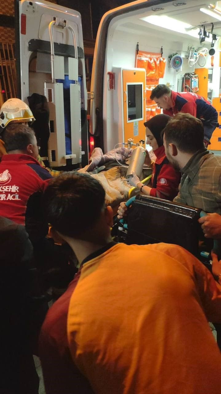 İstanbul Fatih'te pide salonunda yangın! İçerde uyuyan 6 kişiden 4'ü ağır yaralandı