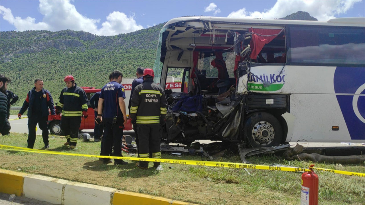 Konya'da yolcu otobüsü ile kamyon çarpıştı: 1 kişi öldü