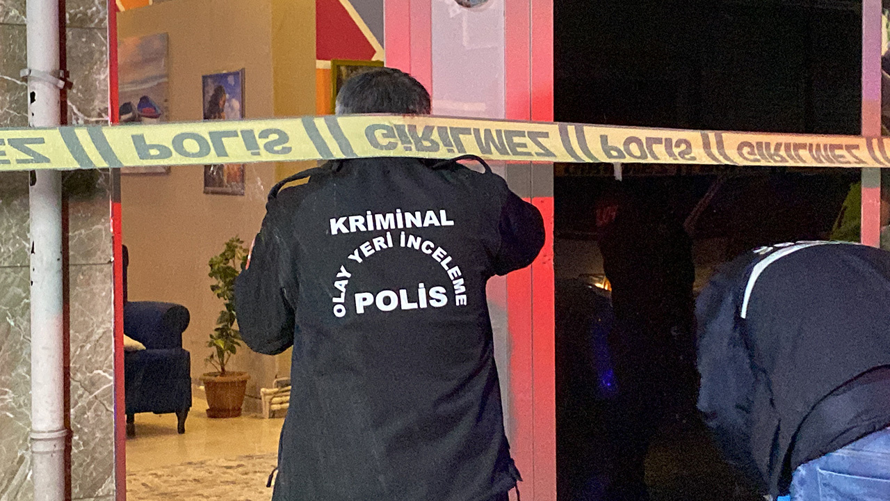 Uşak'ta masaj salonunda silahlı kavga çıktı bir kişi öldü bir kişi yaralandı