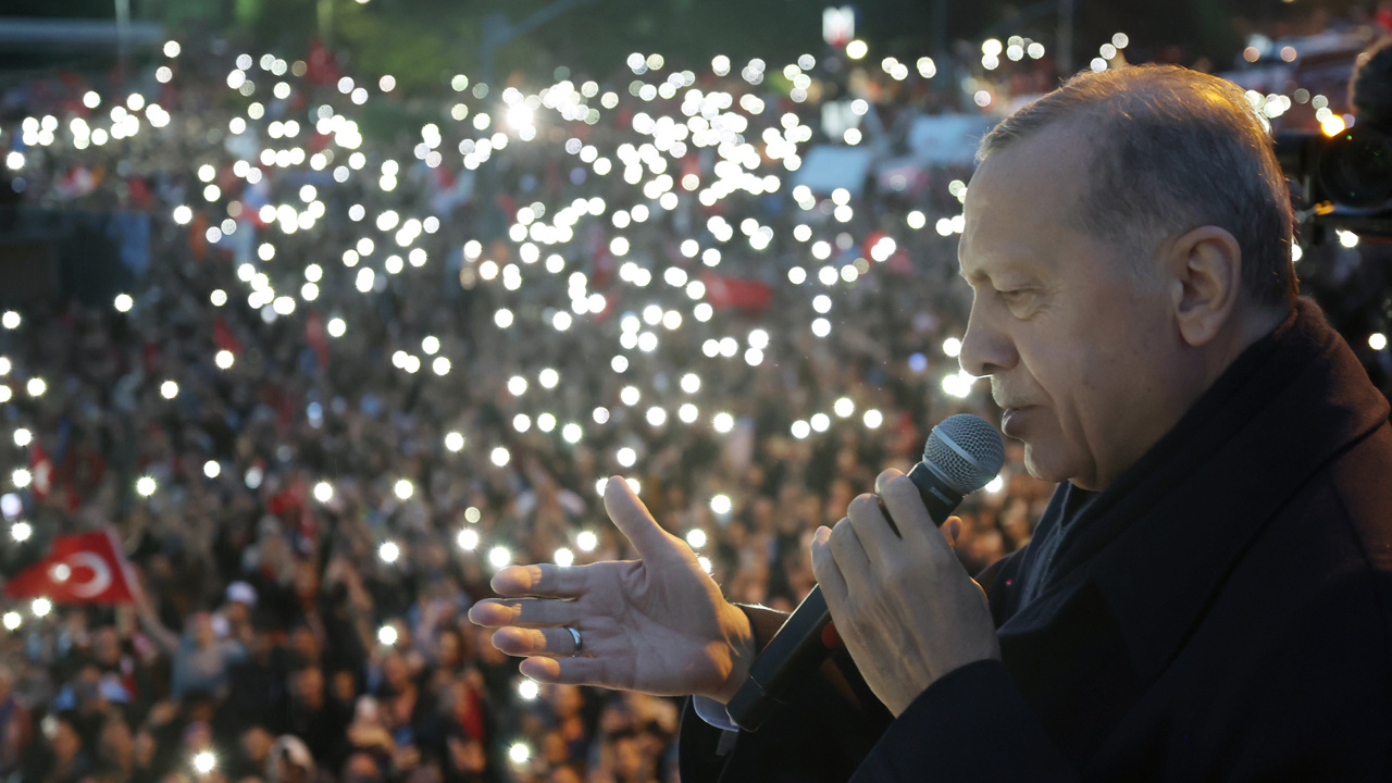 YSK Başkanı Yener ilan etti: Erdoğan yeniden Cumhurbaşkanı seçildi!