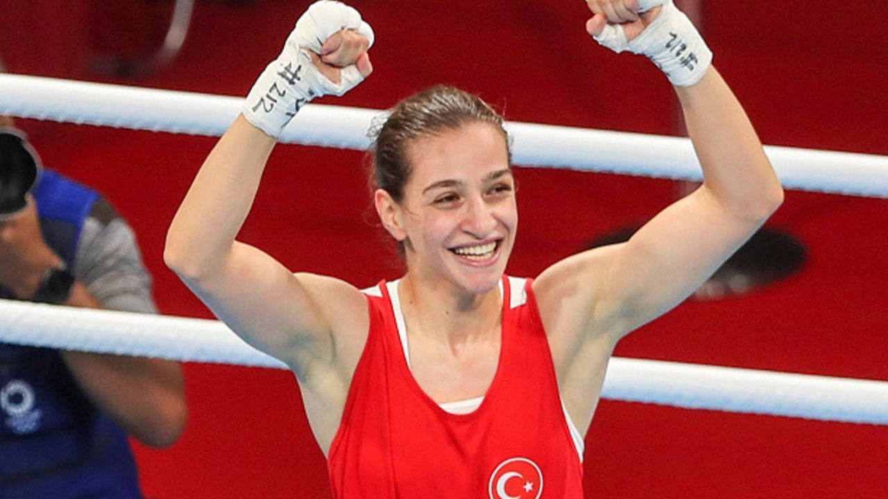 Milli boksör Buse Naz Çakıroğlu, Avrupa Oyunları'nda olimpiyat kotası için yumruk atacak