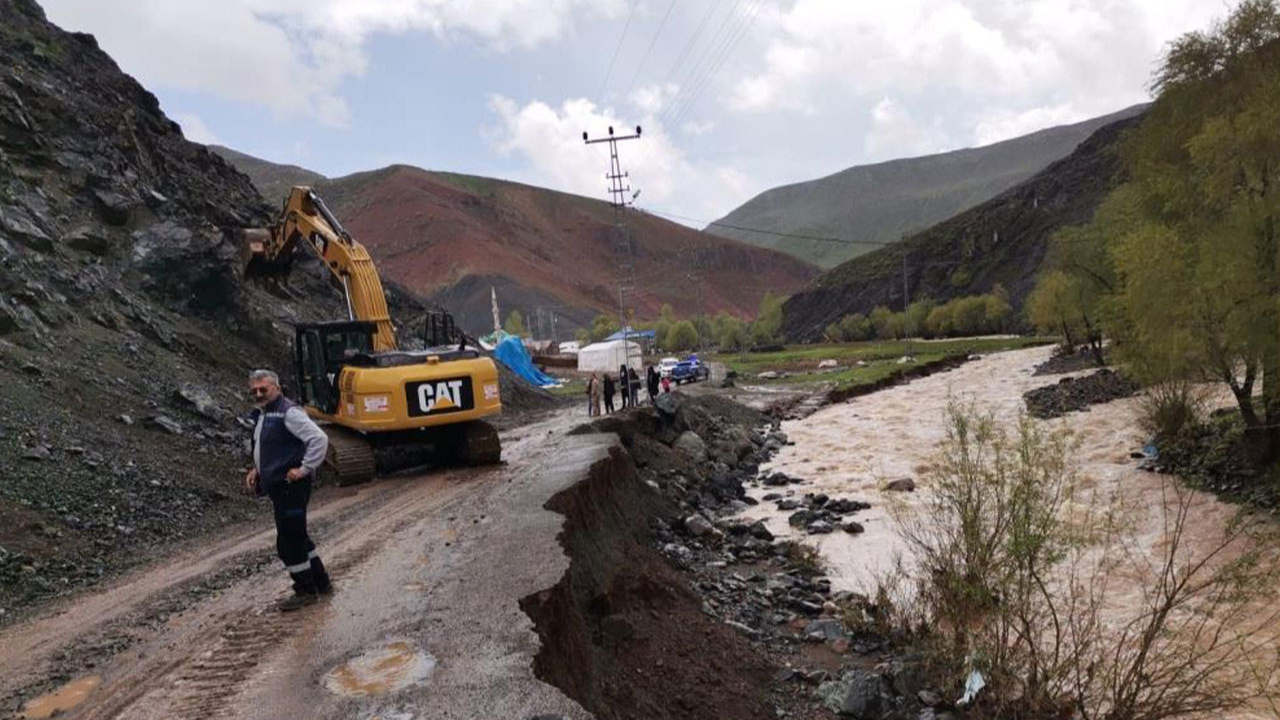 Erzurum'da sağanak yağış derelerin taşmasına neden oldu