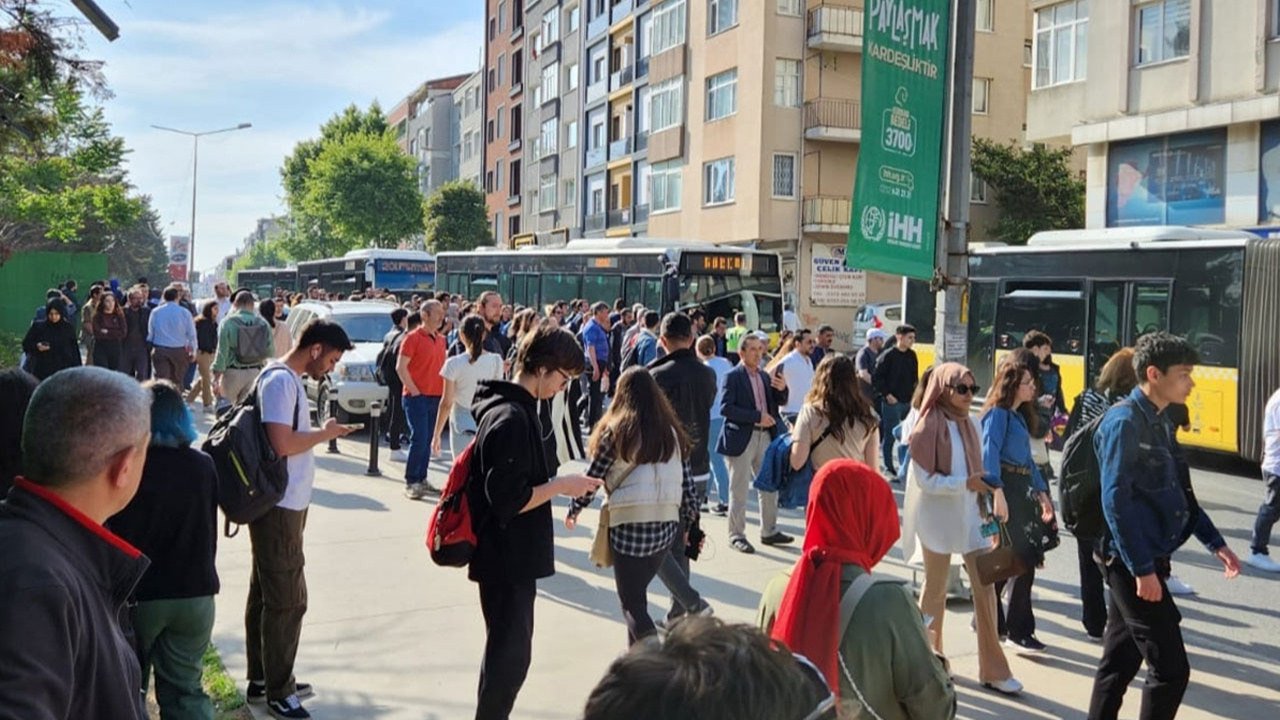 Üsküdar-Çekmeköy metrosundaki arıza vatandaşı isyan ettirdi!