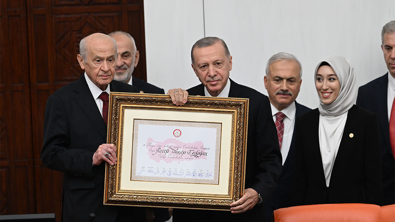 Cumhurbaşkanı Erdoğan Meclis'te yemin ederek göreve başladı! İşte o yemin...