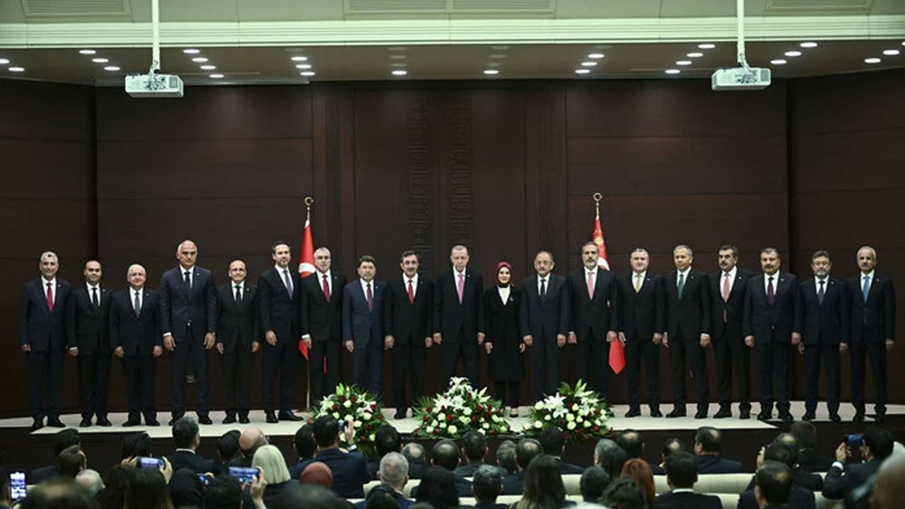 Cumhurbaşkanı Erdoğan yeni kabinede yer alacak isimleri açıkladı