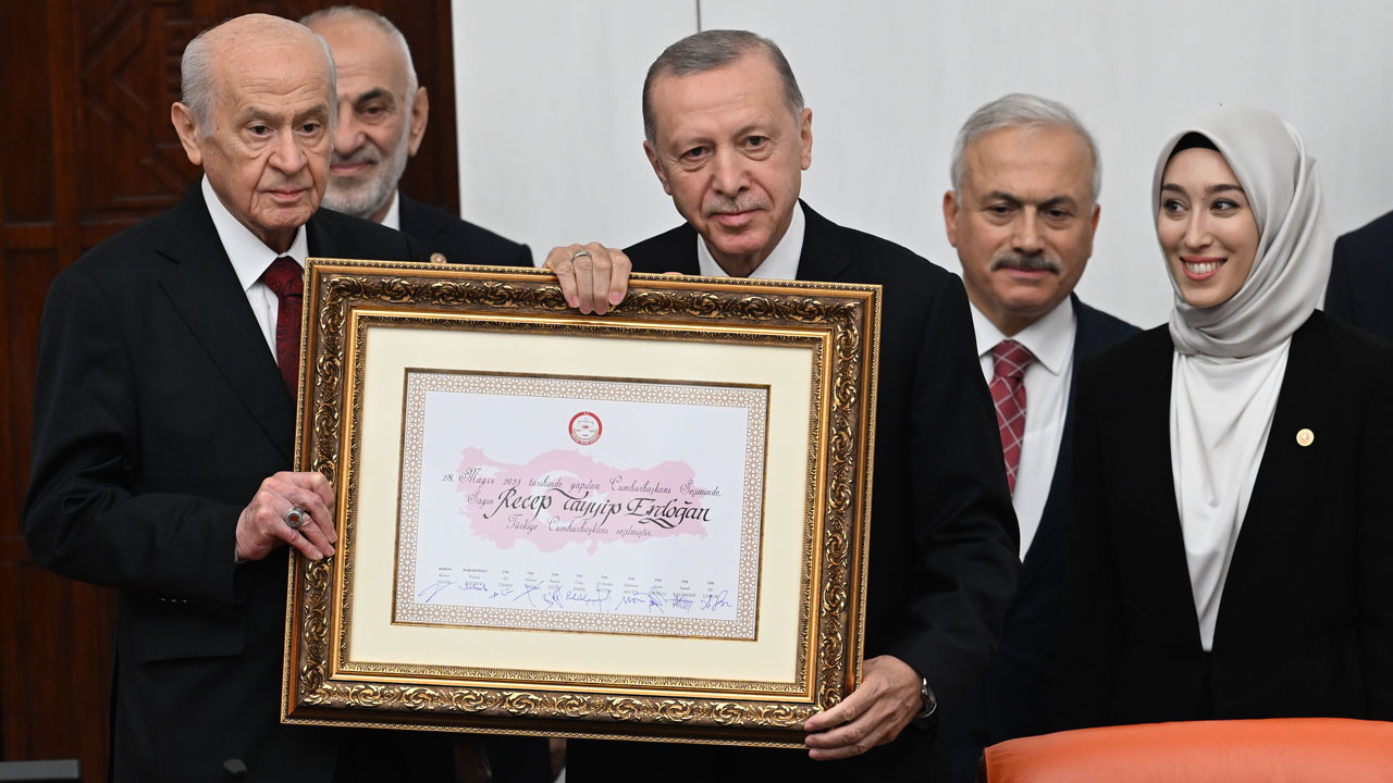 Cumhurbaşkanı Erdoğan Meclis'te yemin etti! Resmen göreve başladı