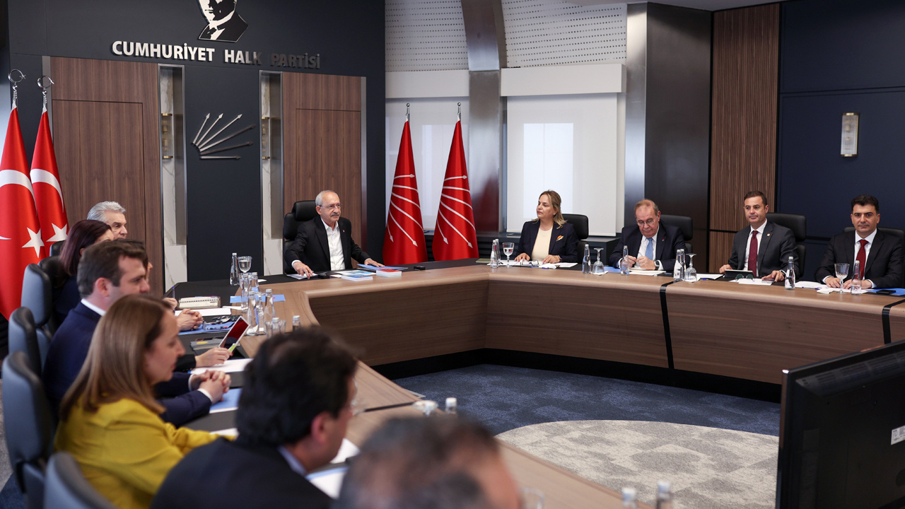 Fait Öztrak toplantı sonrası açıkladı: CHP'de kongre süreci resmen başlıyor!