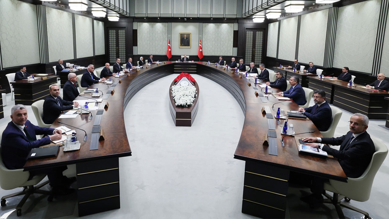 Yeni Kabine ilk kez toplandı! Asgari ücrete, emekli ve memur maaşlarına zam masada
