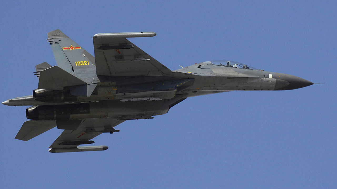 37 Çin savaş uçağı Tayvan hava savunma sahasına girdi
