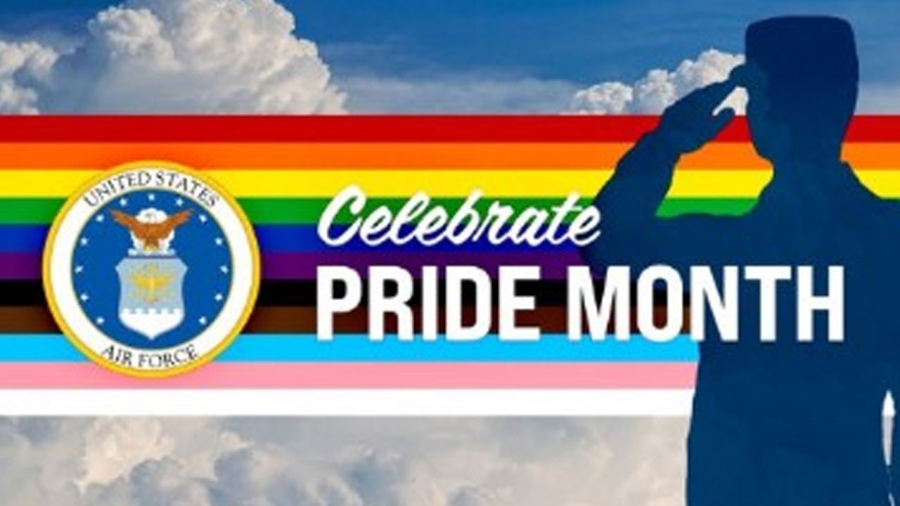 ABD Hava Kuvvetleri'nden LGBT selamı!