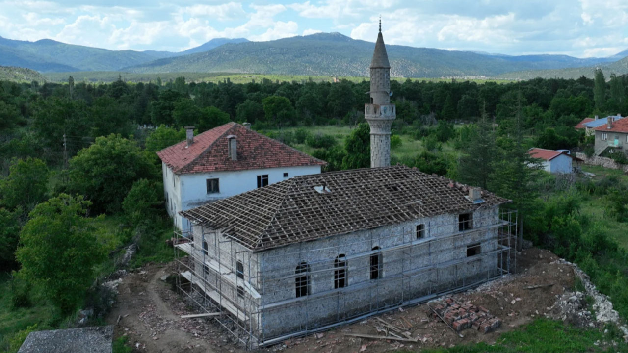 Konya'da 120 yıllık tarihi cami restore ediliyor