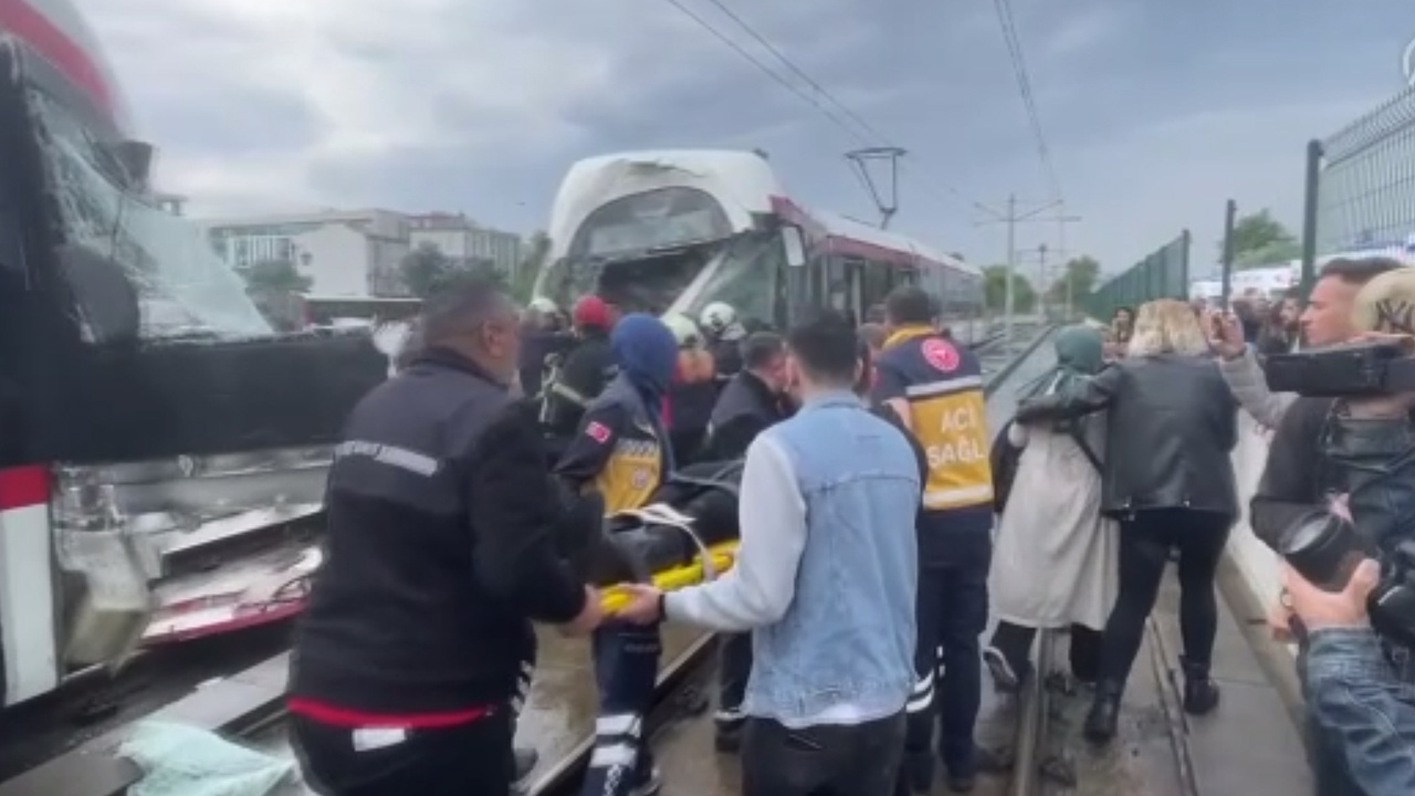 Samsun'da tramvay kazası! 1'i ağır 14 kişi yaralandı feci görüntüler
