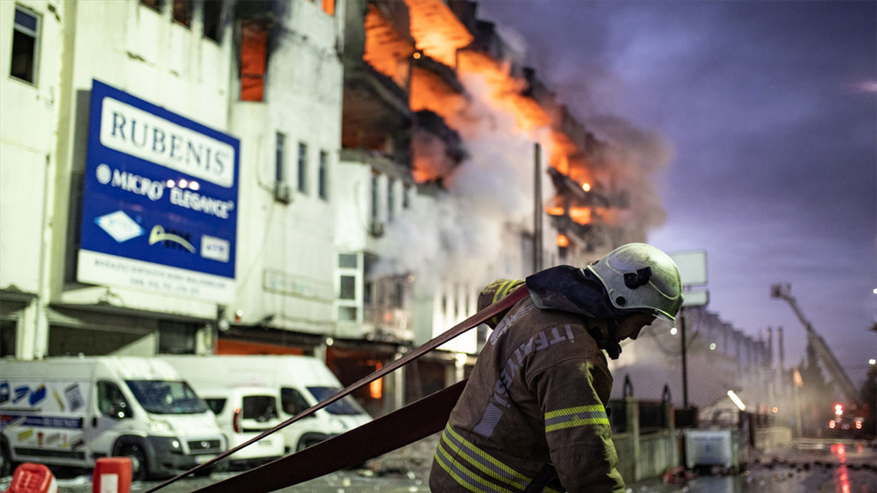 İkitelli Organize Sanayi'de büyük yangın! Saatlerce alev alev yandı: 31 saat sonra kontrol altına alındı!