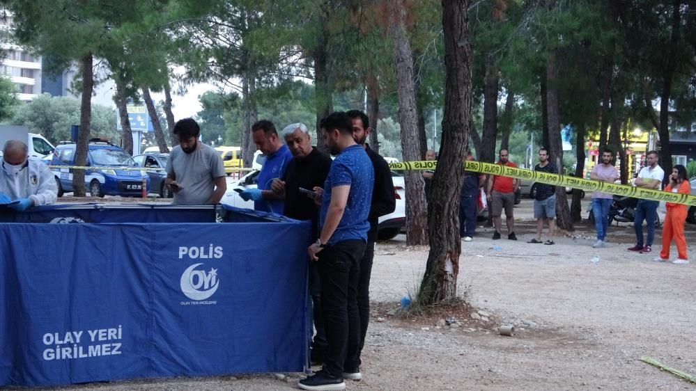 Antalya'da korkunç olay! Park halinde otomobilde cansız bedeni bulundu