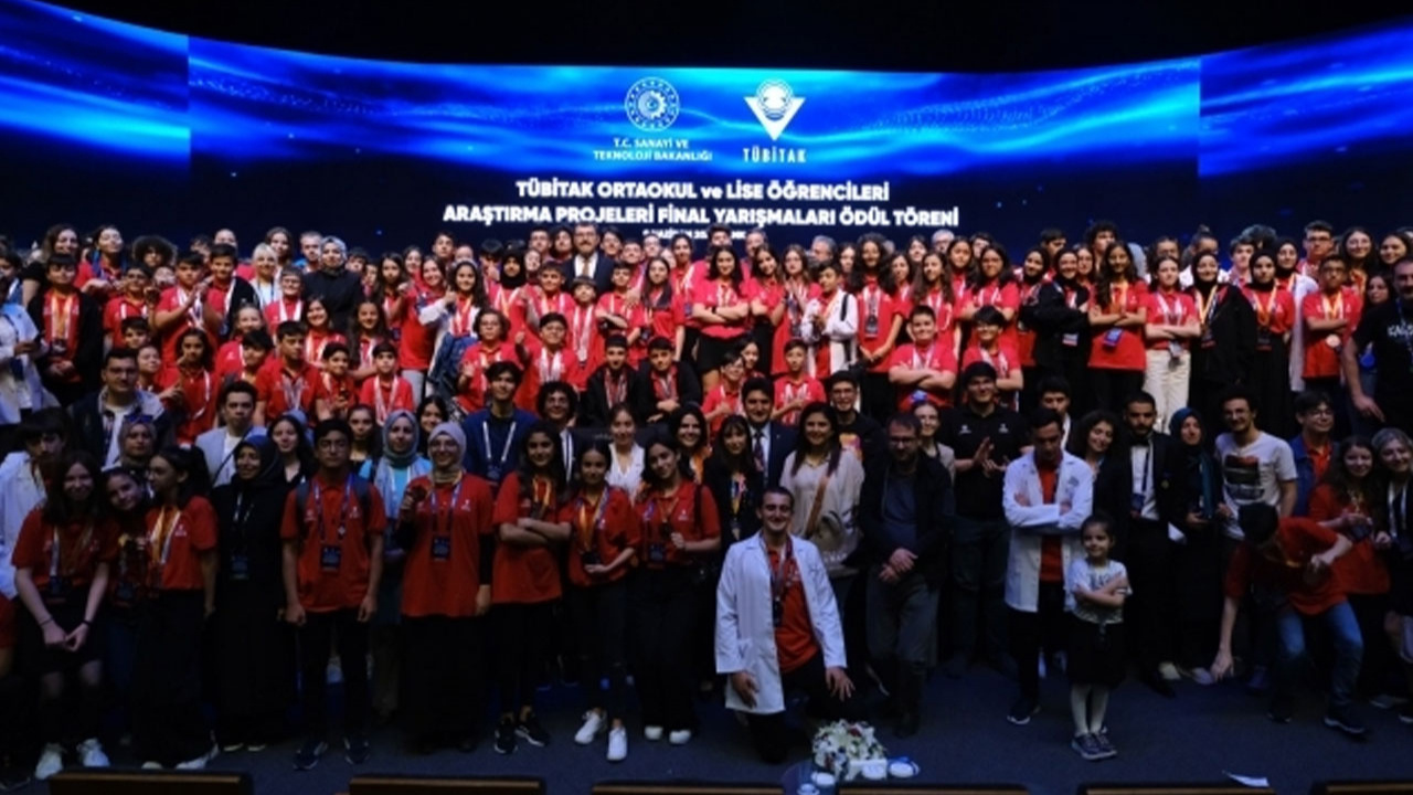 Mustafakemalpaşa Kız Anadolu İmam Hatip Ortaokulu Türkiye birincisi oldu