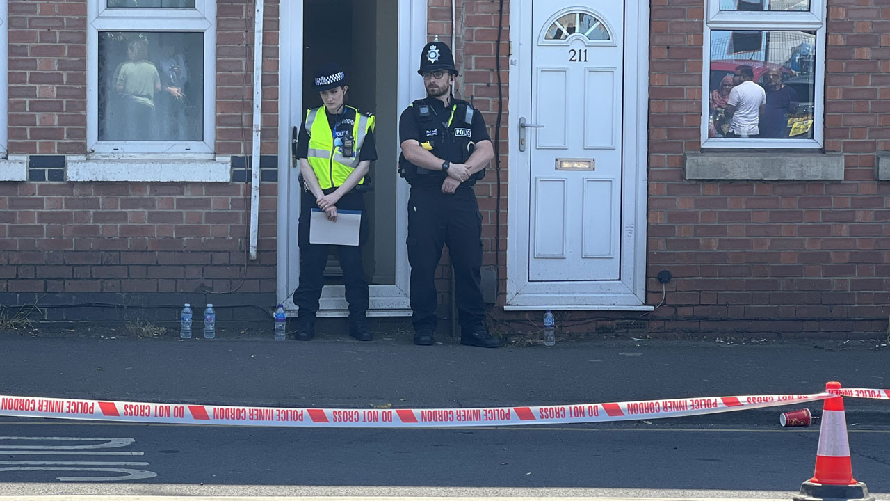 İngiltere'nin Nottingham kentinde 3 kişi ölü bulundu, 1 kişi gözaltına alındı