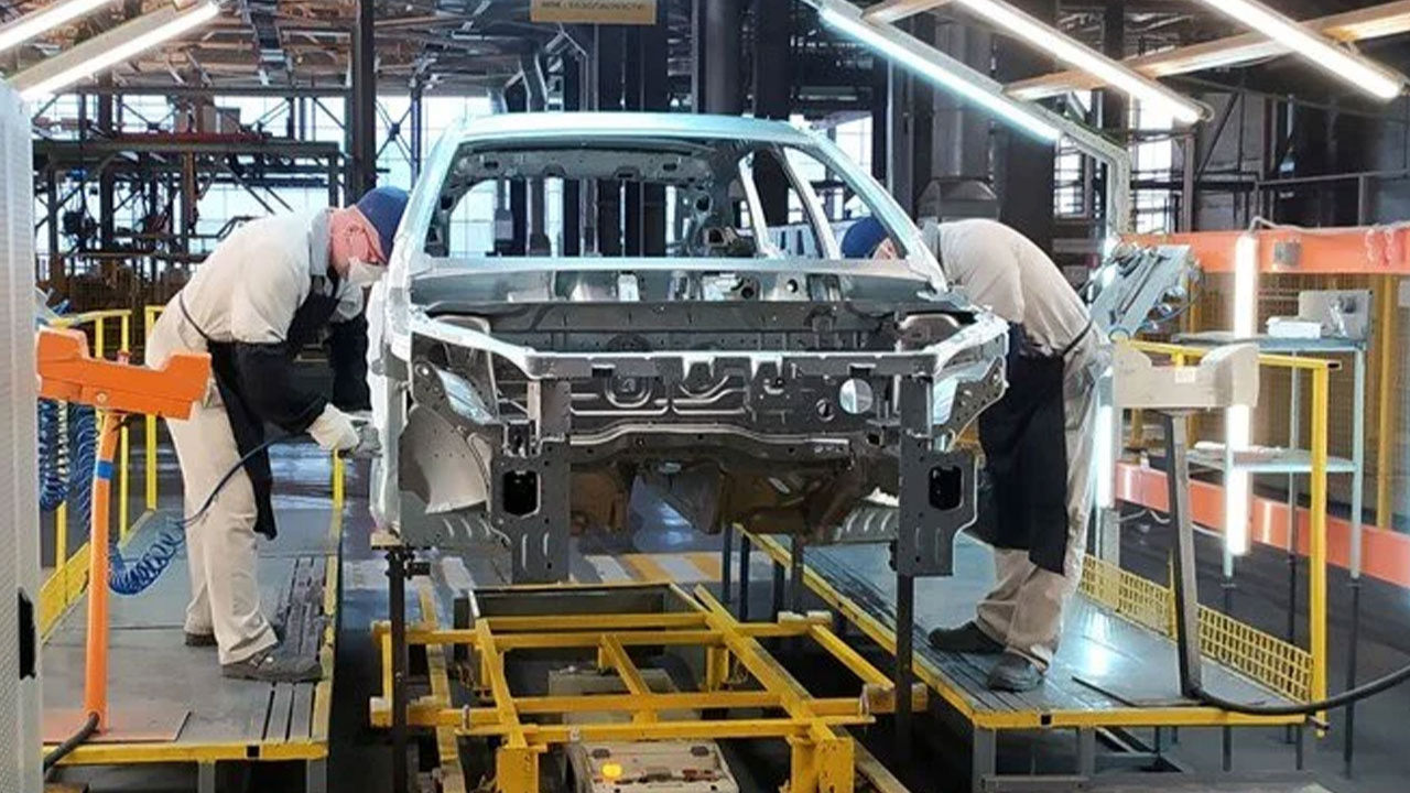 Rusya'da işçi sıkıntısı! Rus otomotiv üreticisi mahkumları çalıştırmak istiyor!